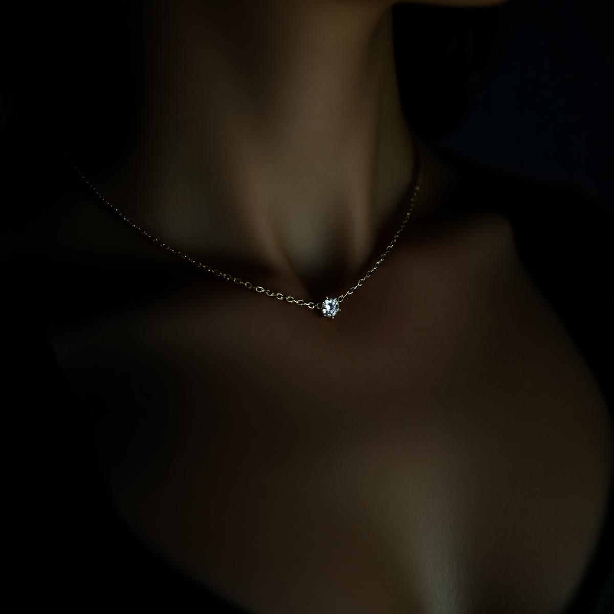 Halsband med labbodlad diamant